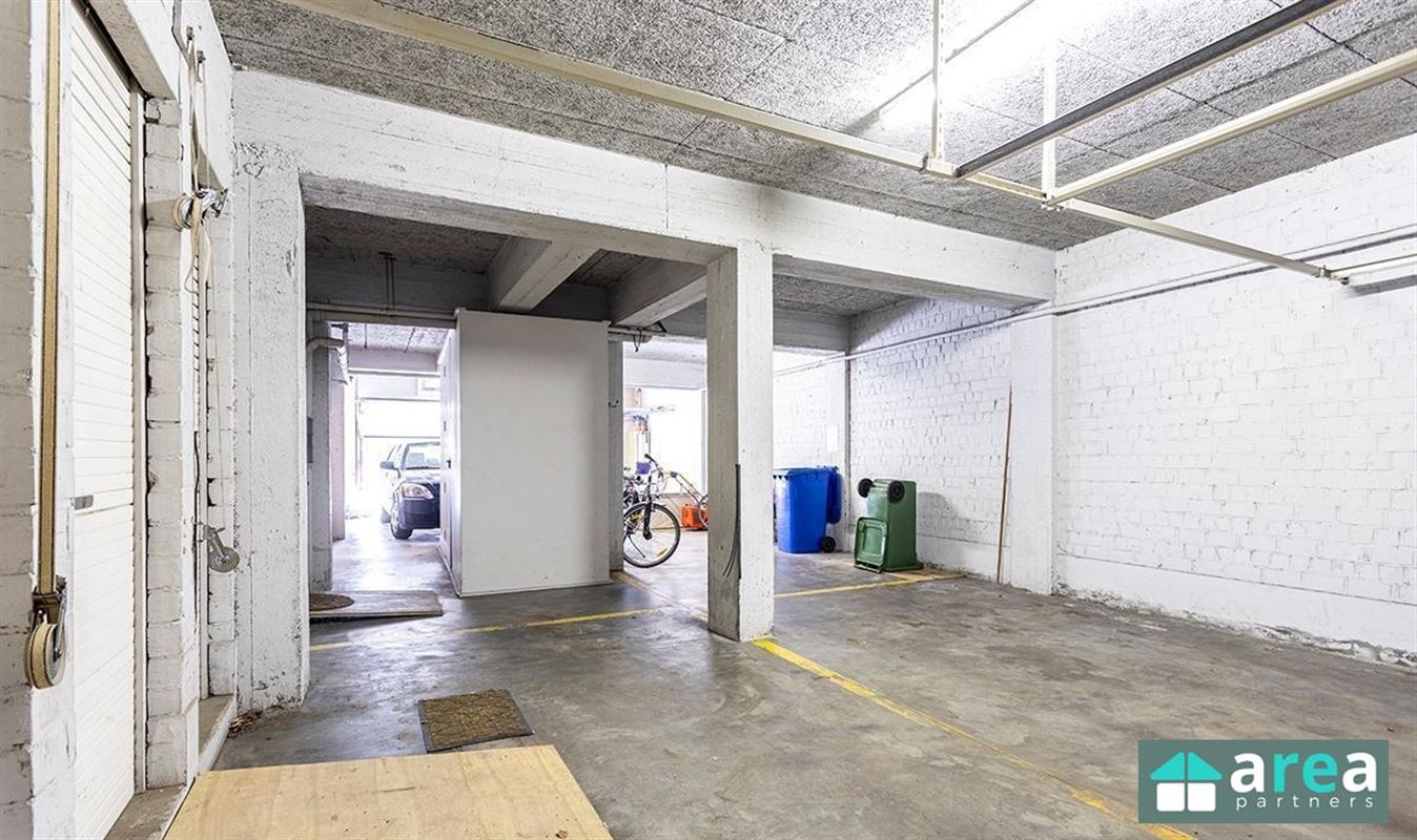 2 staanplaatsen in garage