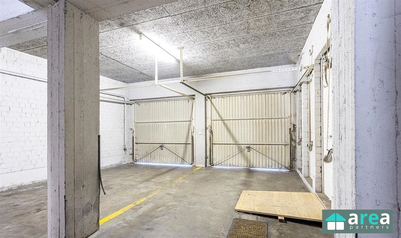 2 staanplaatsen in garage