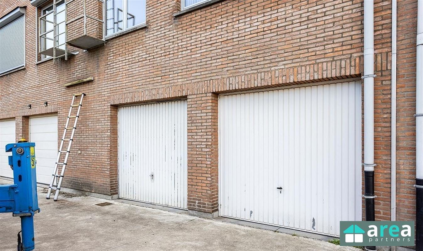 2 staanplaatsen in garage