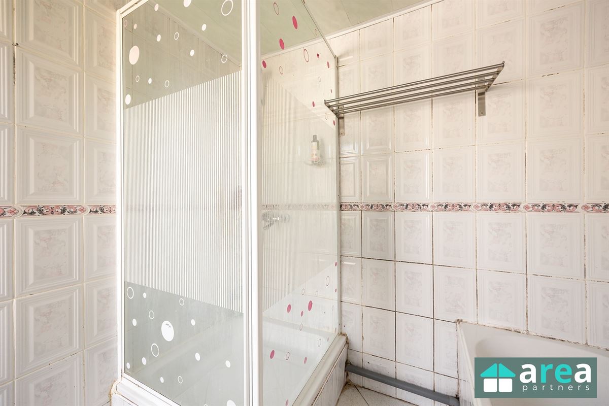 Op te frissen woning met 4 slpk!