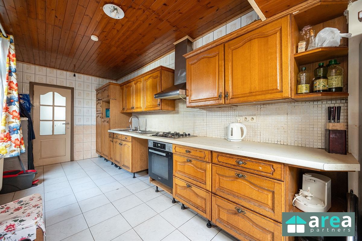 Op te frissen woning met 4 slpk!
