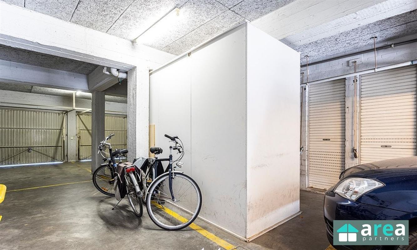 2 staanplaatsen in garage