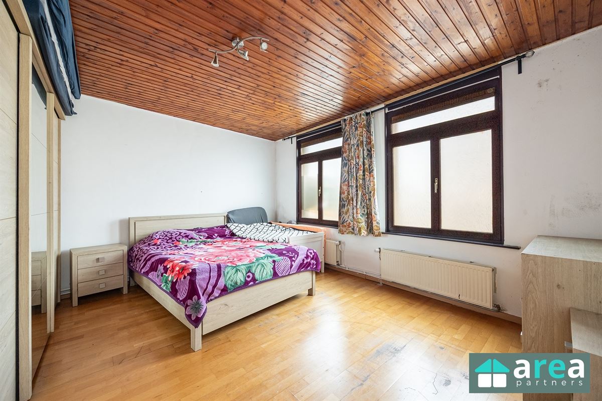 Op te frissen woning met 4 slpk!