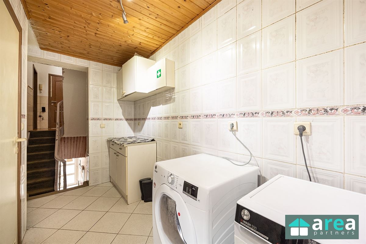 Op te frissen woning met 4 slpk!