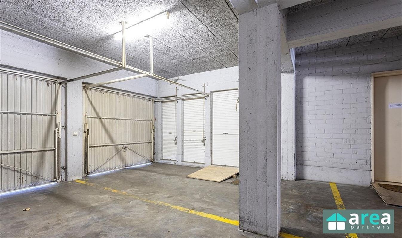 2 staanplaatsen in garage