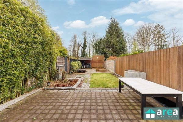 Ruime lichtrijke woning met tuin