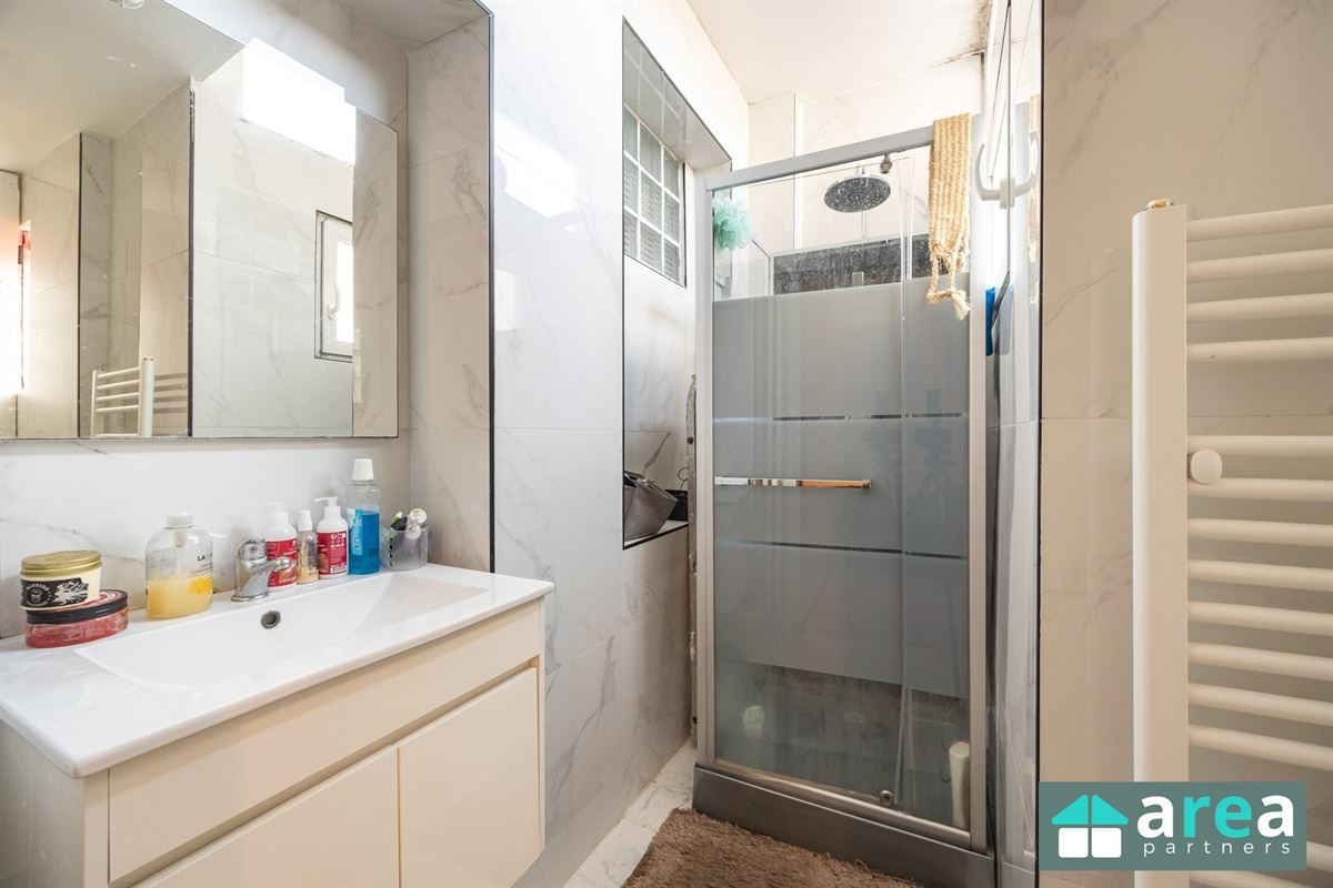 Instapklaar appartement met 2 slpk!