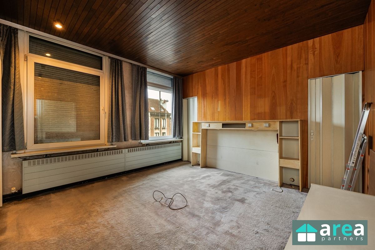 IN OPTIE! - Woning met handelsgelijkvloers op gunstige locatie!