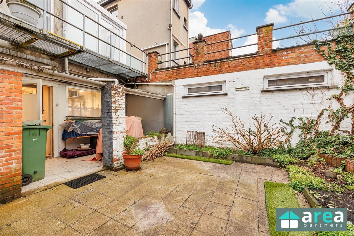 IN OPTIE! - Woning met handelsgelijkvloers op gunstige locatie!