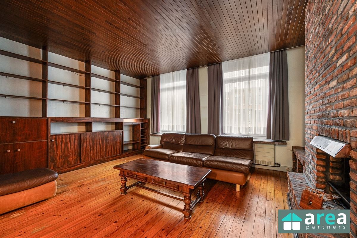 IN OPTIE! - Woning met handelsgelijkvloers op gunstige locatie!