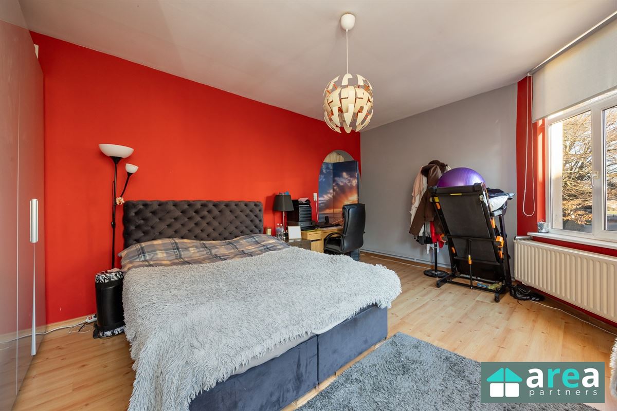 Op te frissen woning met 4 slpk op toplocatie!