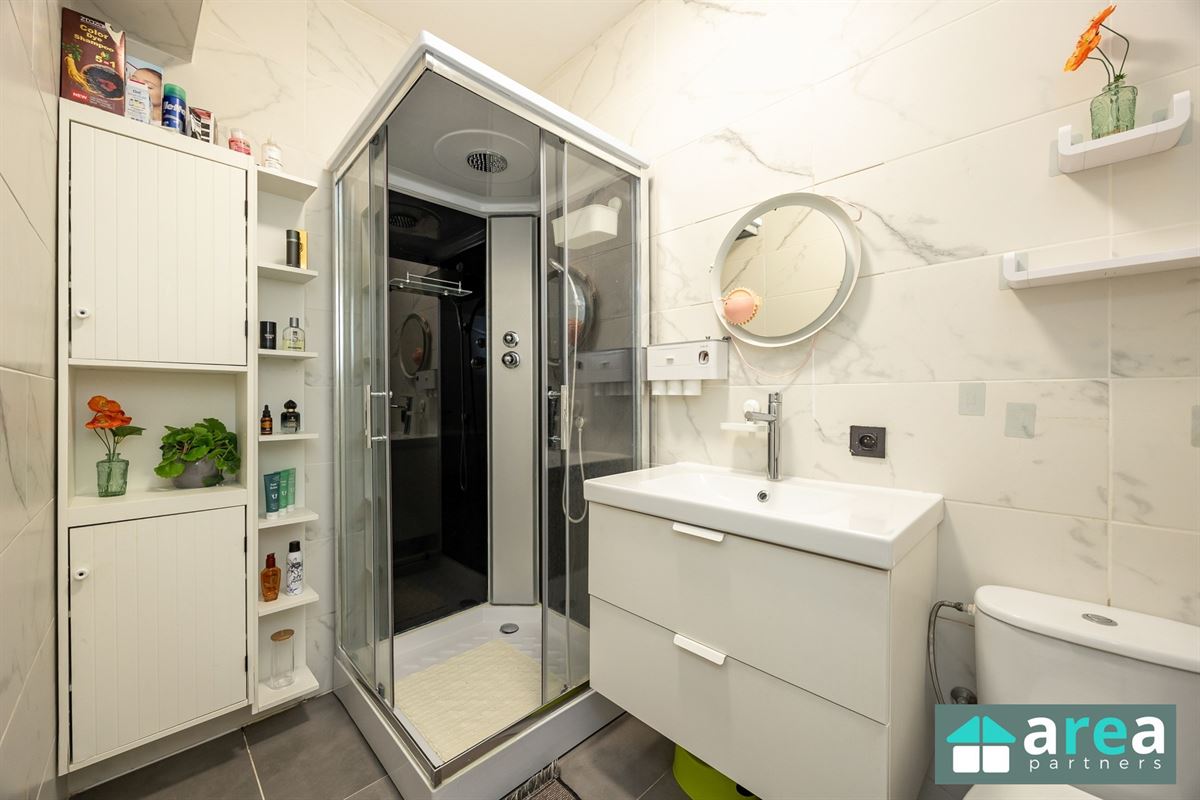 Instapklaar appartement met garage en staanplaats!