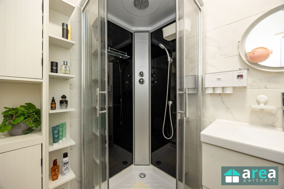 Instapklaar appartement met garage en staanplaats!