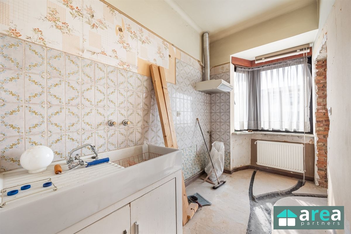 IN OPTIE! - Ruime woning met garage en tuin in topbuurt!