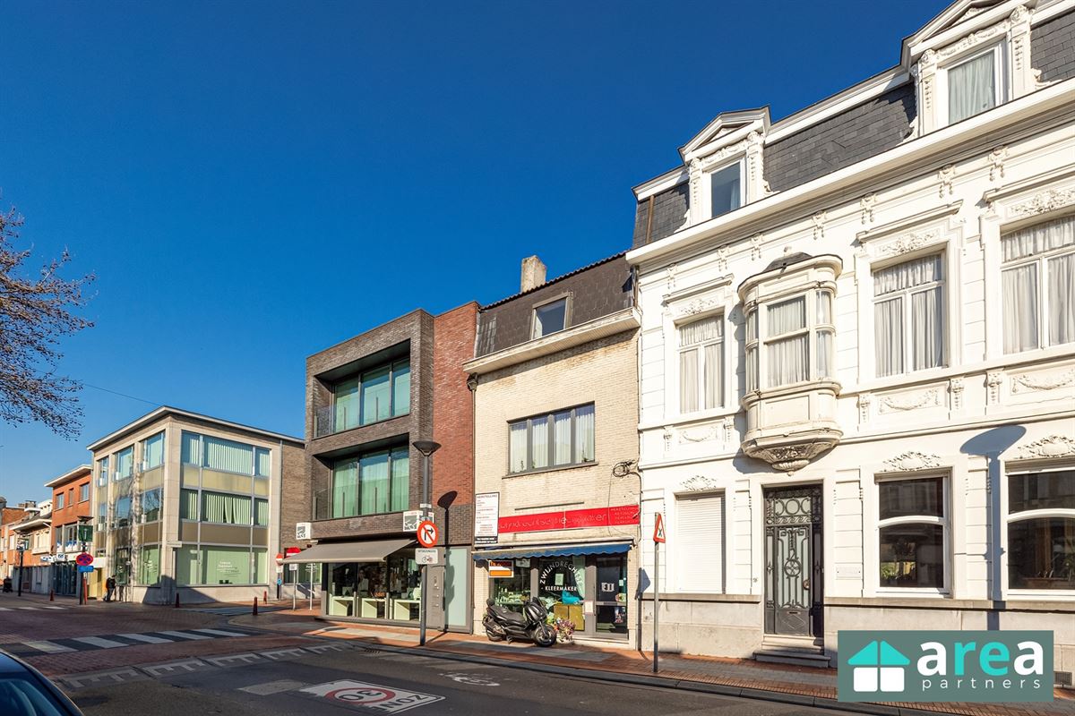 Handelspand met ruime woonst in Zwijndrecht!