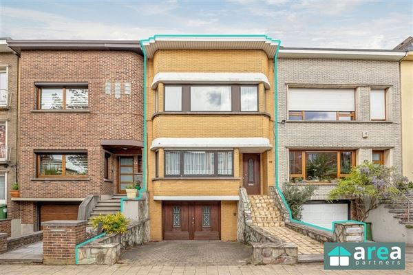 Opbrengsteigendom bestaande uit 2 appartementen met tuin in topbuurt!