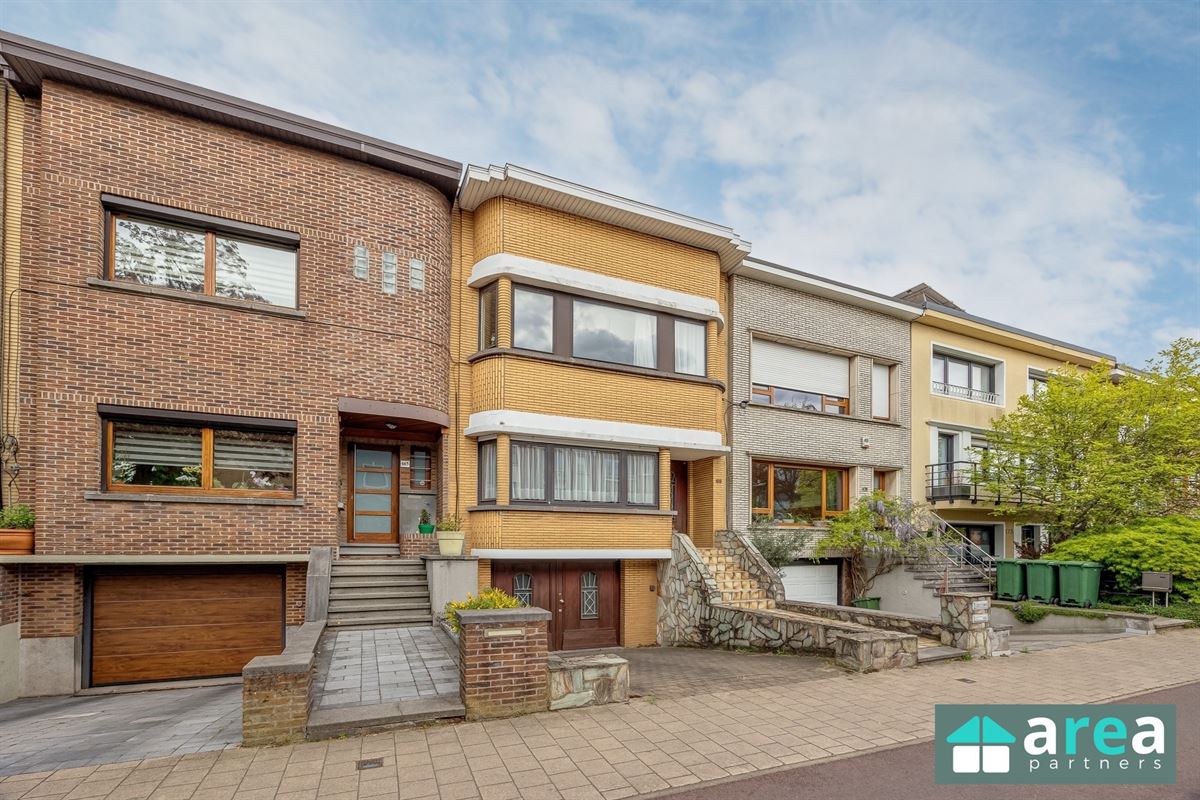 IN OPTIE! - Opbrengsteigendom bestaande uit 2 appartementen met tuin in topbuurt!