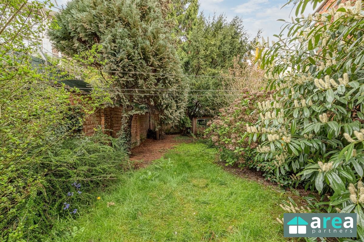 IN OPTIE! - Opbrengsteigendom bestaande uit 2 appartementen met tuin in topbuurt!