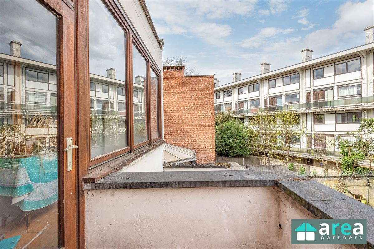 IN OPTIE! - Ruime woning met garage en tuin in topbuurt!