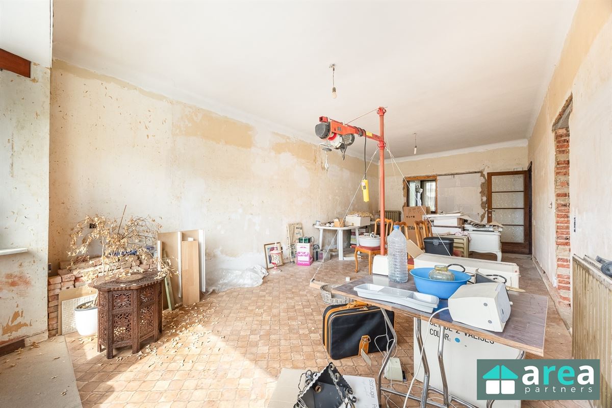 IN OPTIE! - Ruime woning met garage en tuin in topbuurt!