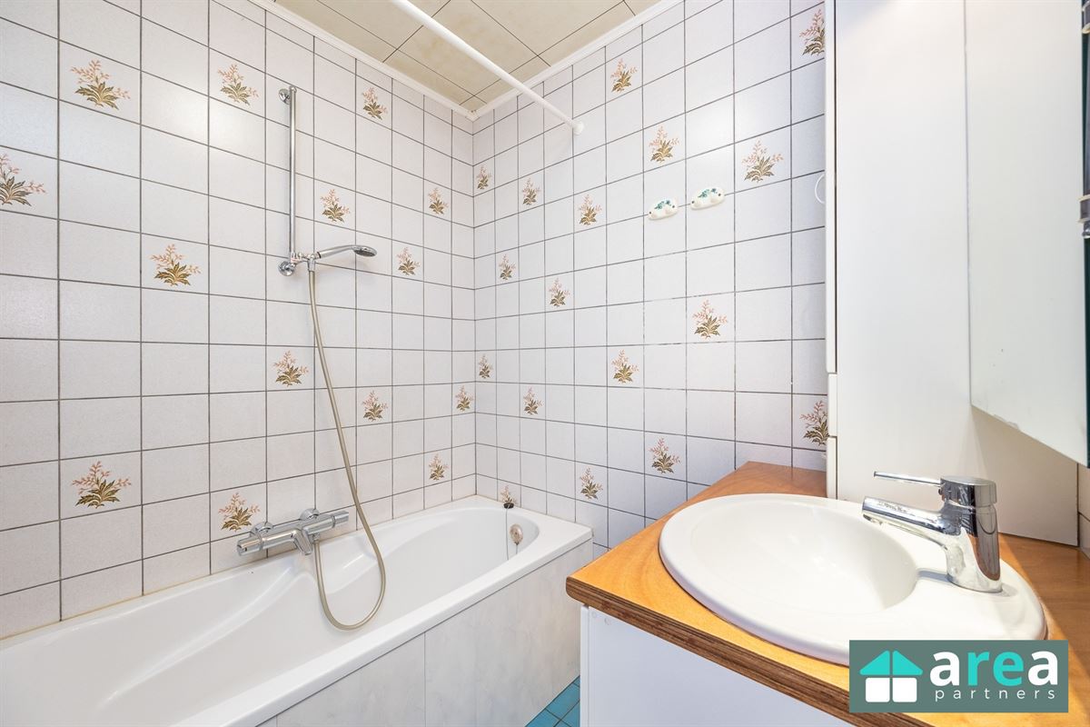 IN OPTIE! - Ruime woning met garage en tuin in topbuurt!