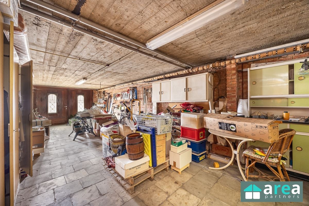 IN OPTIE! - Ruime woning met garage en tuin in topbuurt!