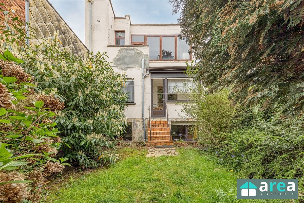 IN OPTIE! - Opbrengsteigendom bestaande uit 2 appartementen met tuin in topbuurt!