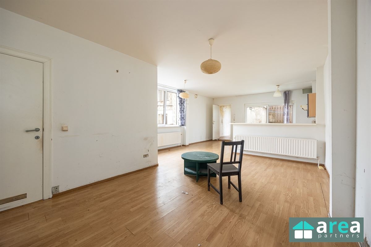 Ruime opbrengsteigendom bestaande uit 5units op centrale locatie!