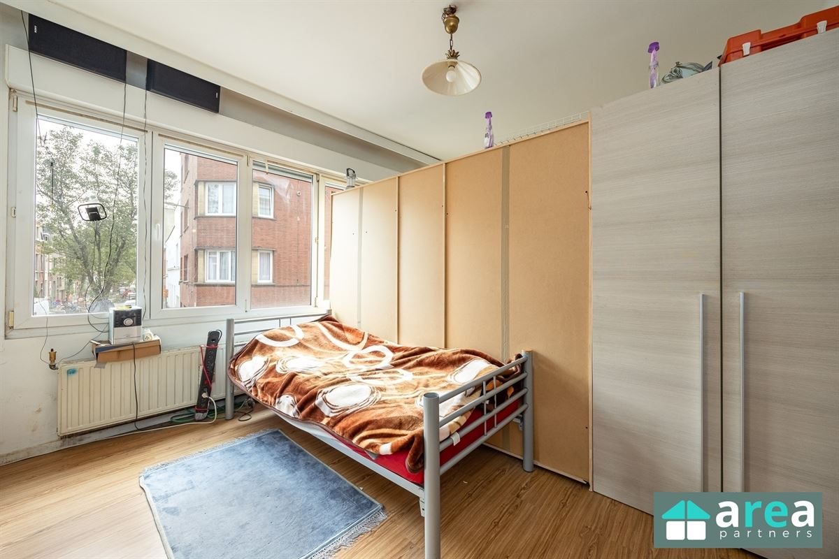 Ruime opbrengsteigendom bestaande uit 5units op centrale locatie!