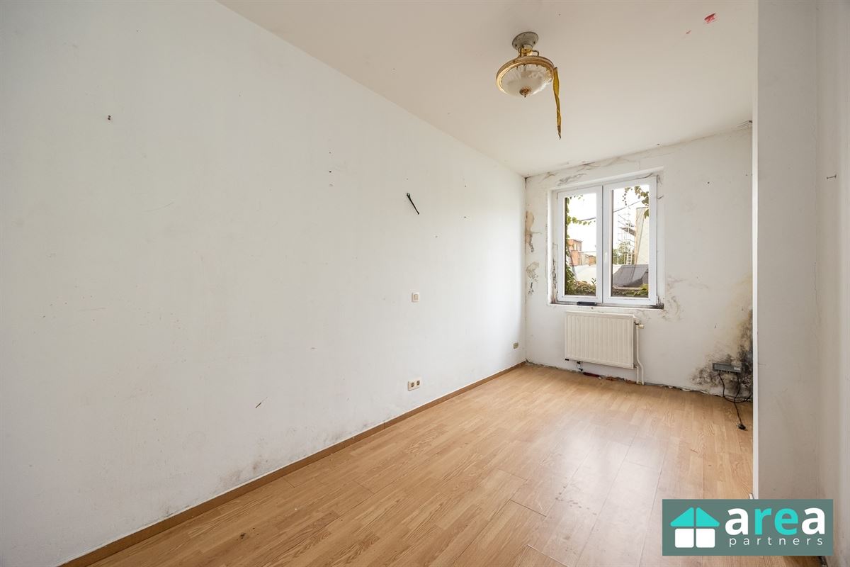 Ruime opbrengsteigendom bestaande uit 5units op centrale locatie!