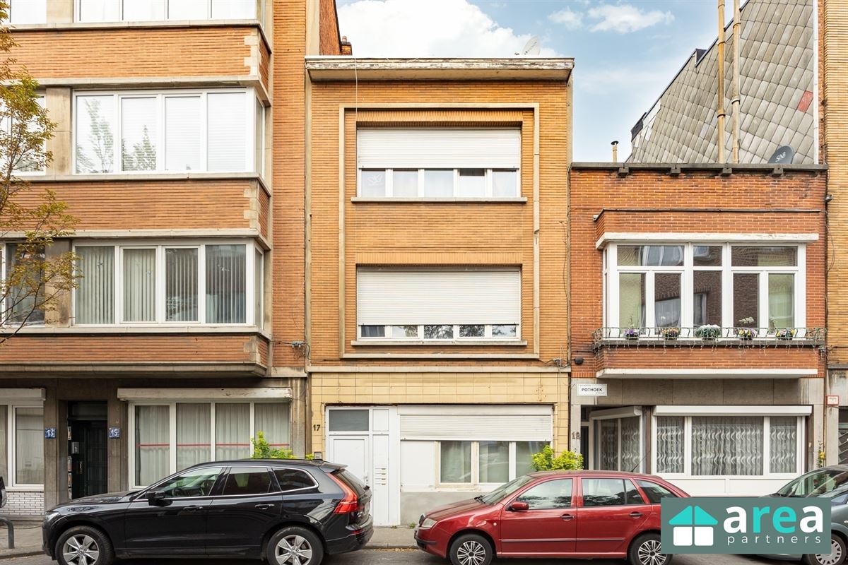 Ruime opbrengsteigendom bestaande uit 5units op centrale locatie!
