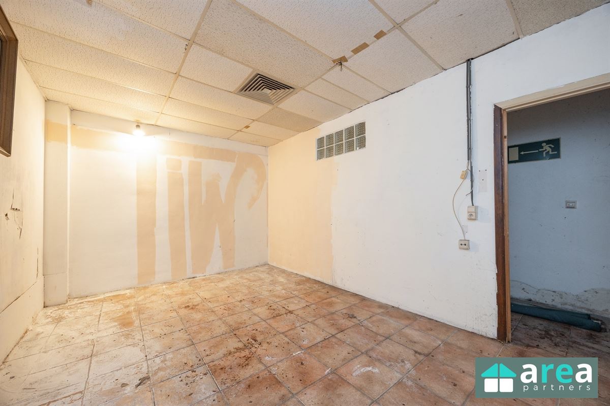 Ruime opbrengsteigendom bestaande uit 5units op centrale locatie!