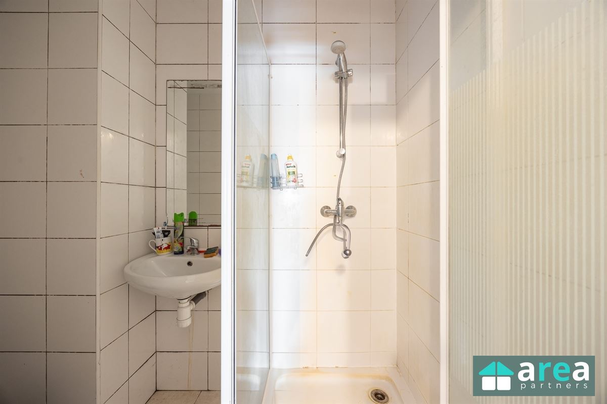 Ruime opbrengsteigendom bestaande uit 5units op centrale locatie!