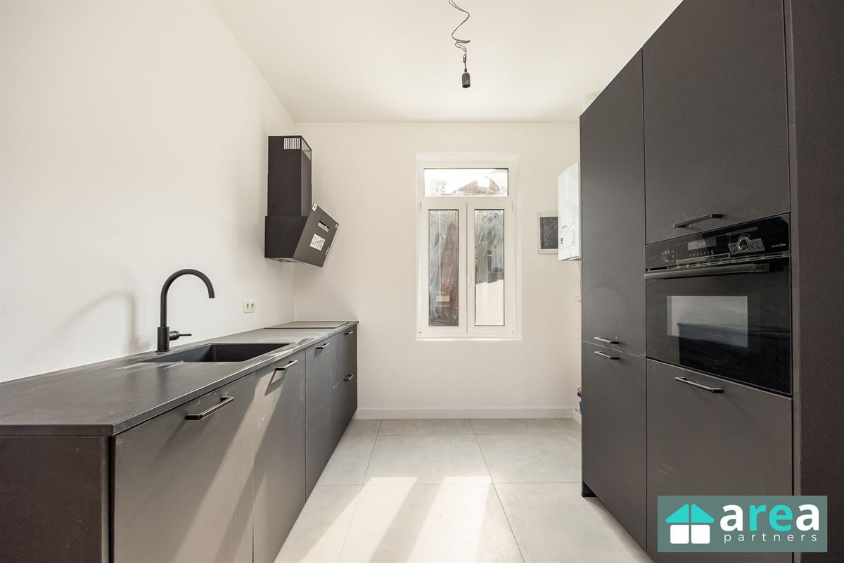 Gerenoveerde opbrengsteigendom bestaande uit 3 units!