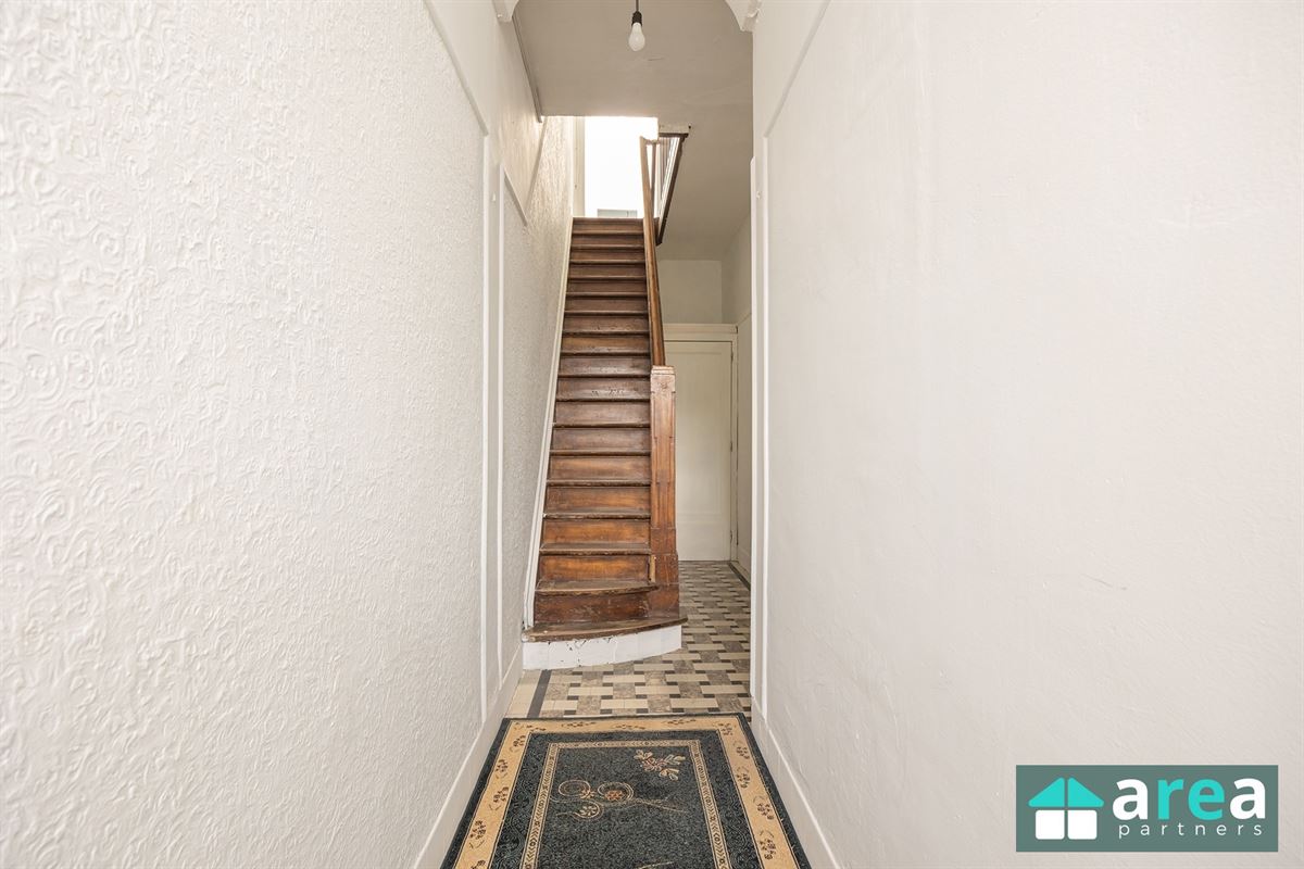 Instapklare duplex met vier slaapkamers!
