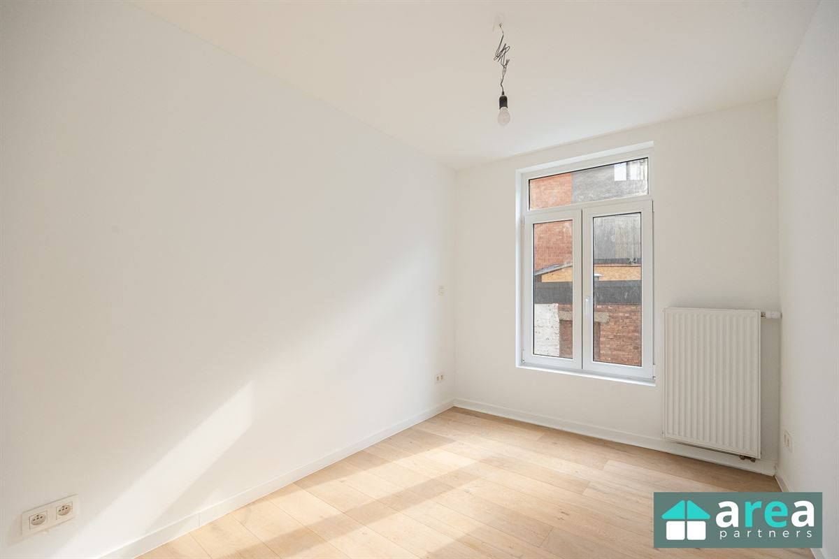 Gerenoveerde opbrengsteigendom bestaande uit 3 units!