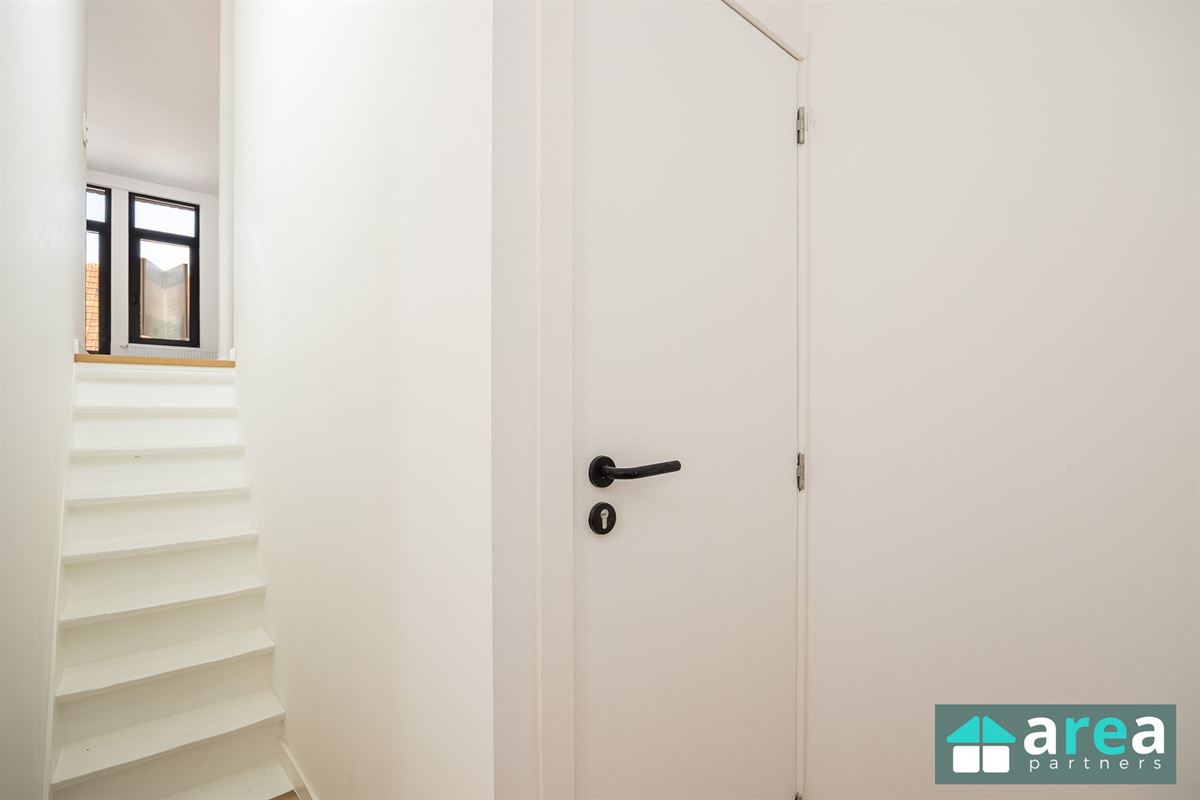 Gerenoveerde opbrengsteigendom bestaande uit 3 units!