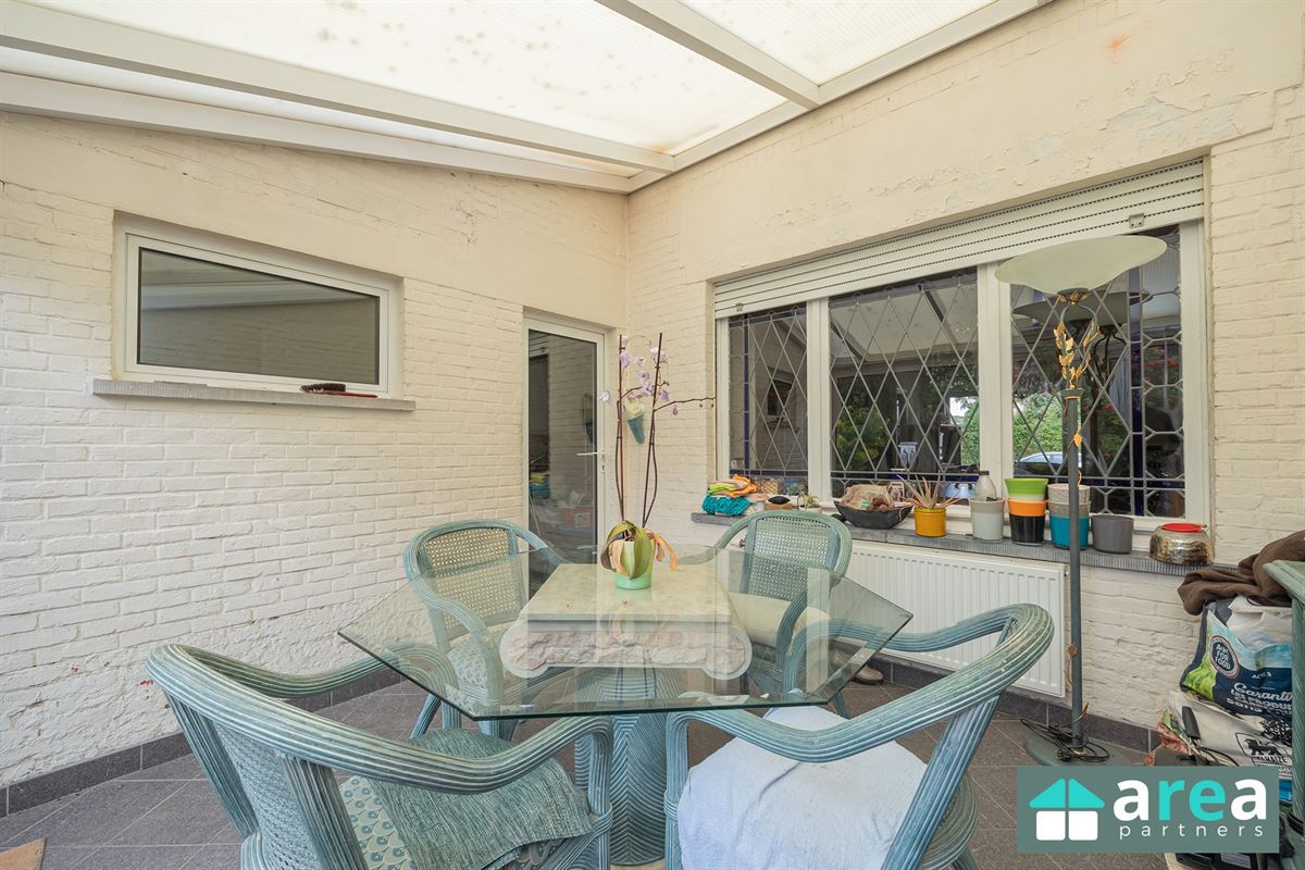 Charmante gezinswoning met grote tuin en garage!