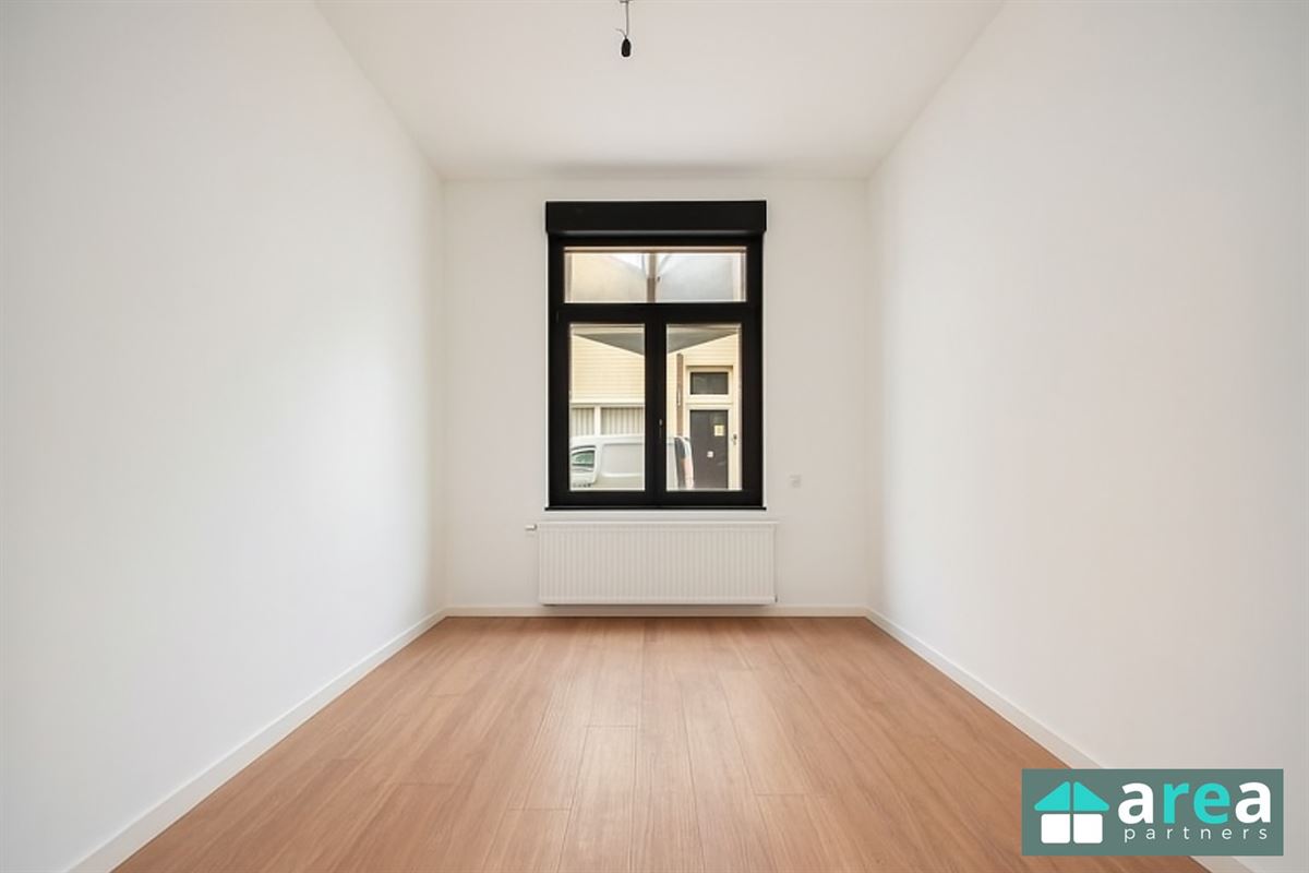Gerenoveerde opbrengsteigendom bestaande uit 3 units!