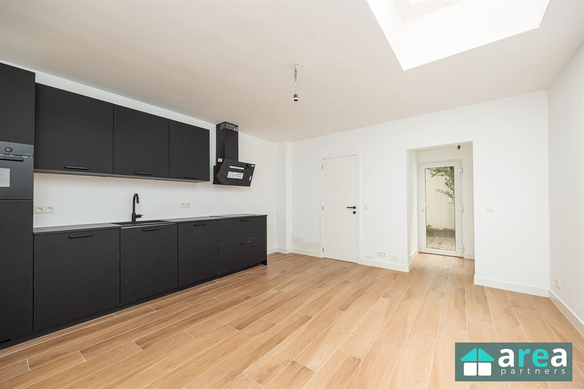 Gerenoveerde opbrengsteigendom bestaande uit 3 units!