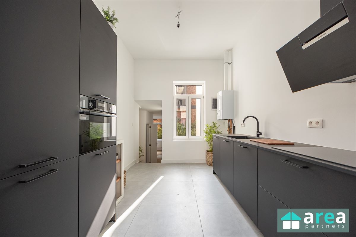 Gerenoveerde opbrengsteigendom bestaande uit 3 units!