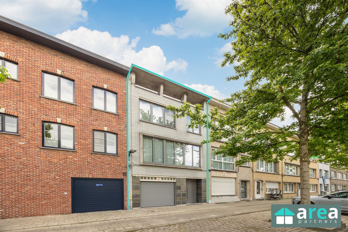 Instapklare gezinswoning met grote tuin en garage!
