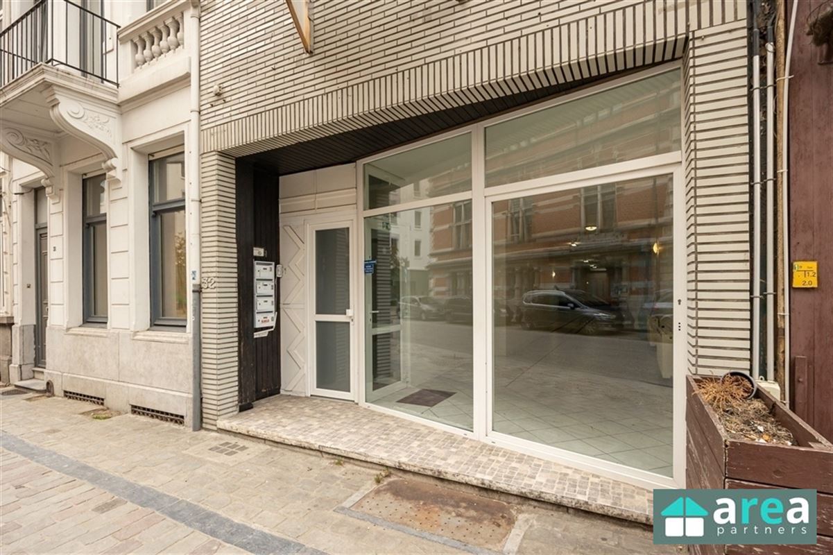 Ruim handelsgelijkvloers 150m² op toplocatie in Boho!
