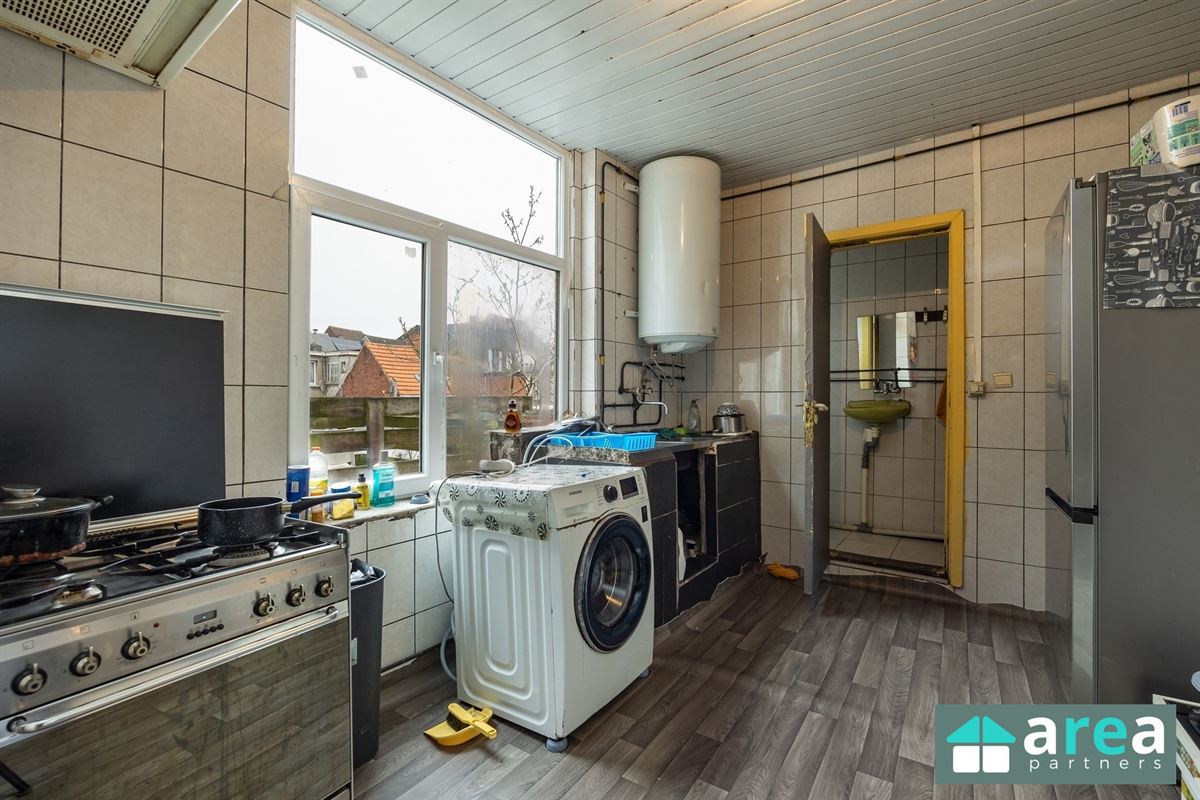 IN OPTIE! - Opbrengsthuis bestaande uit 4 units met toprendement!
