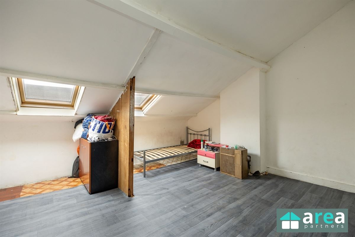 Opbrengsthuis bestaande uit 4 units met toprendement!