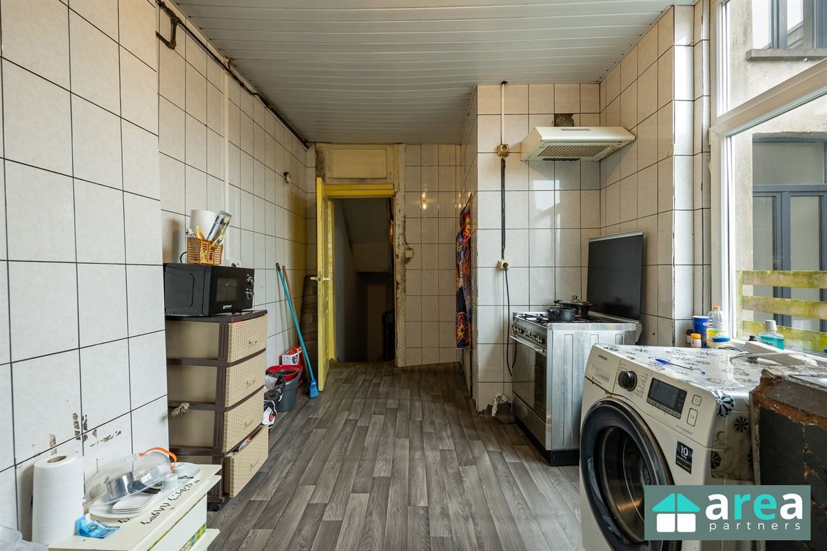 IN OPTIE! - Opbrengsthuis bestaande uit 4 units met toprendement!