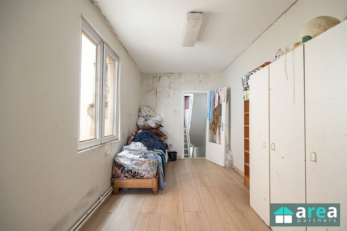 Te renoveren burgerwoning met ruime tuin vlakbij Krugerpark!