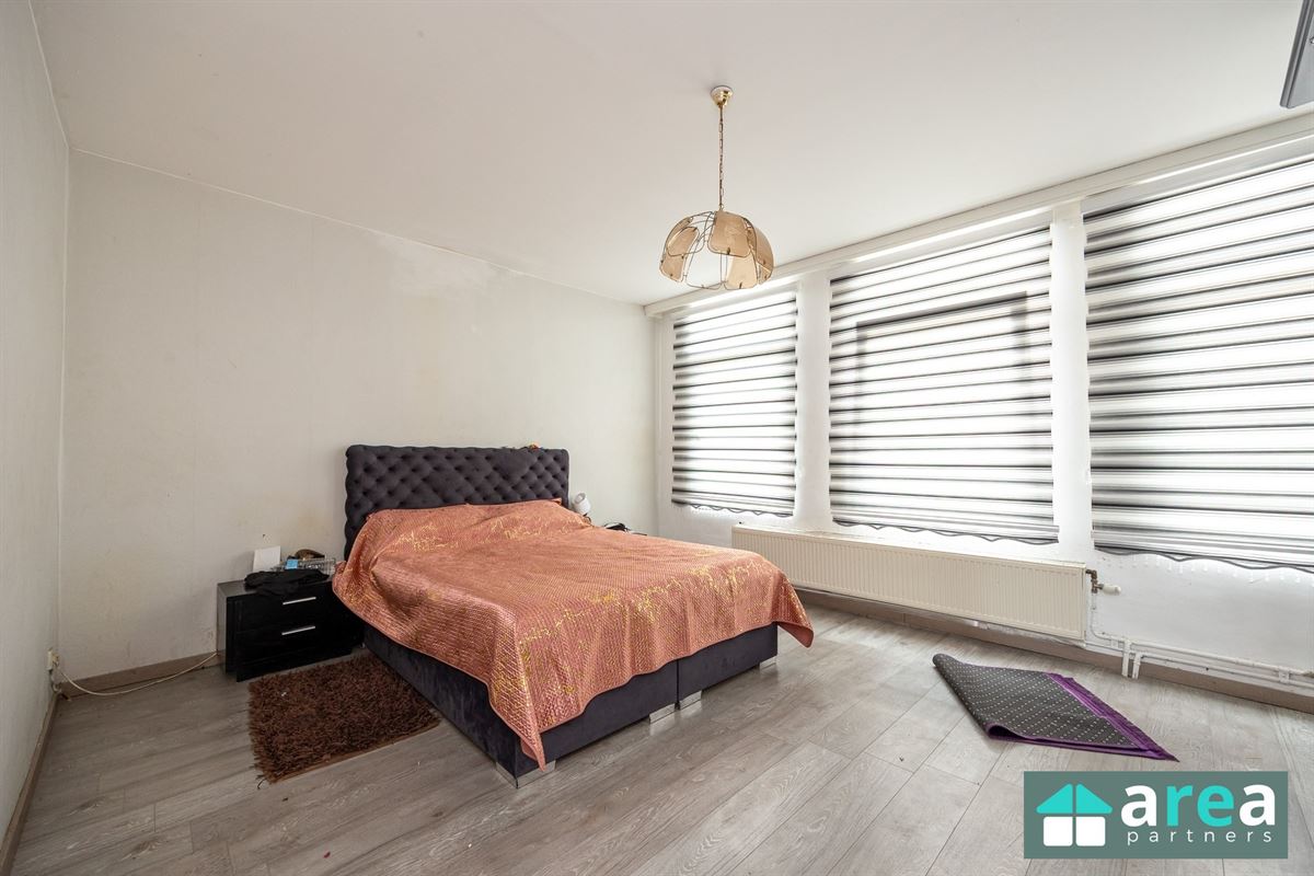 Te renoveren burgerwoning met ruime tuin vlakbij Krugerpark!