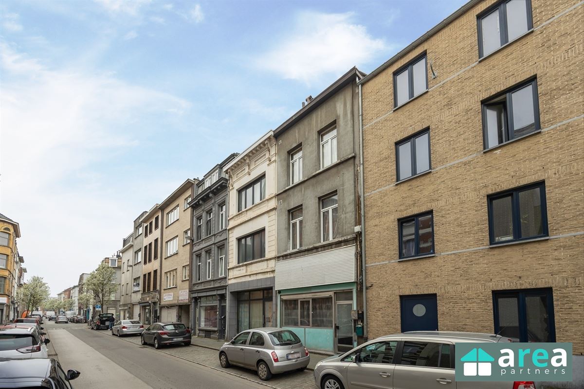 Opbrengsthuis bestaande uit 4 units met toprendement!