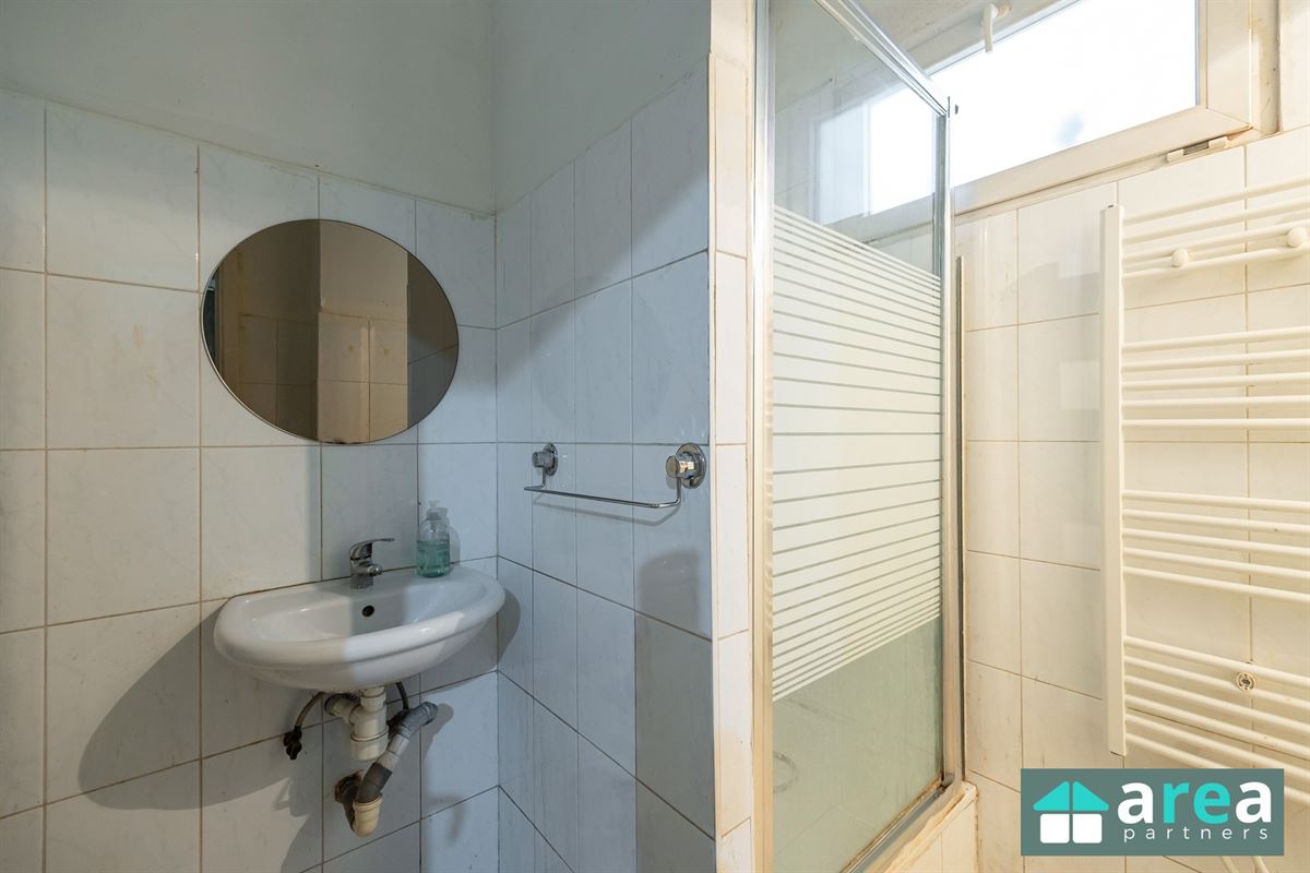 IN OPTIE! - Opbrengsthuis bestaande uit 4 units met toprendement!